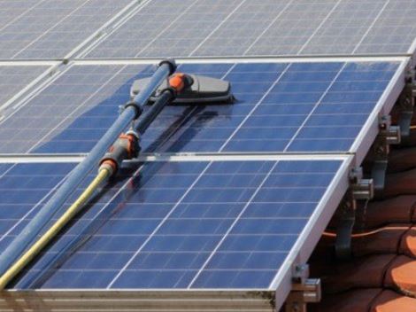 Limpeza de Placas de Energia Solar na Cidade Monções